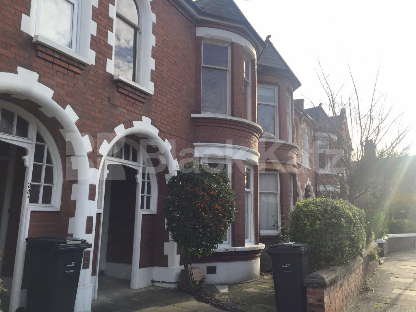 			UNDER OFFER , 2 Bedroom, 1 bath, 1 reception Ground Floor Flat			 Fieldhouse Road  , Balham